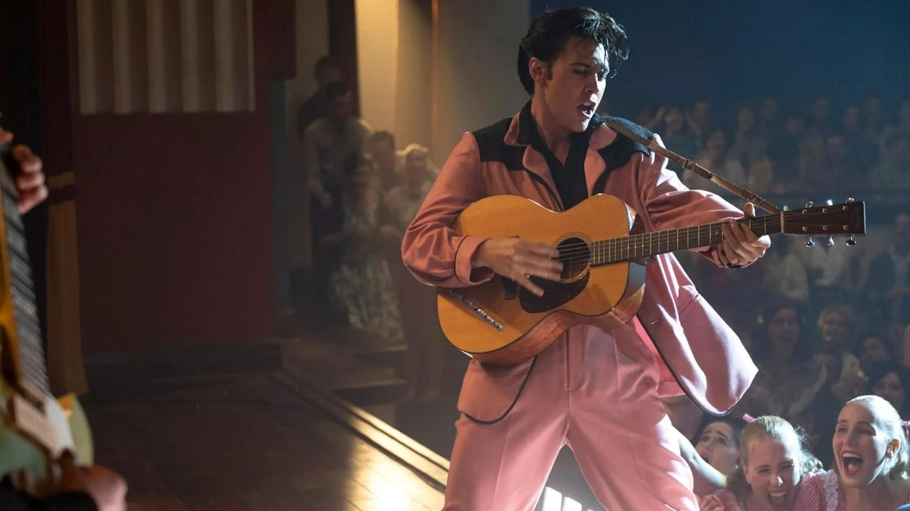 the-trailer-for-baz-luhrmann’s-elvis-presley-biopic-is-finally-here