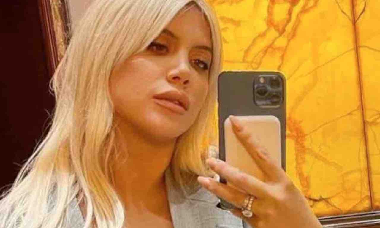 wanda-nara-piu-sexy-che-mai:-minigonna-in-pelle-e-body-attillato-|-pazzesca