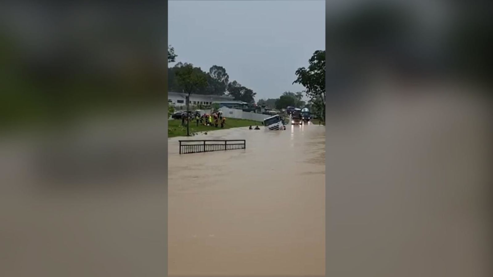 flash-floods-in-several-parts-of-singapore-due-to-heavy-rain