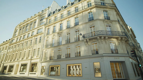 dior-celebrates-reimagined-30-montaigne-with-introspective-campaign