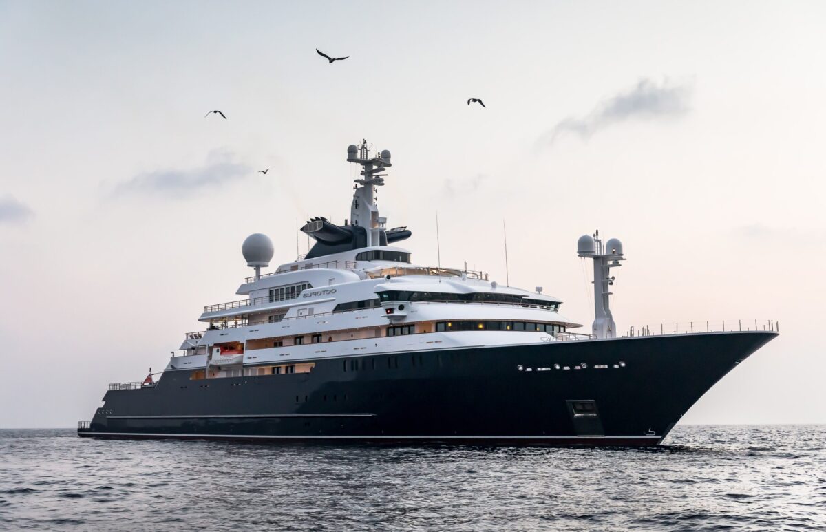 octopus:-on-board-the-original-explorer-superyacht