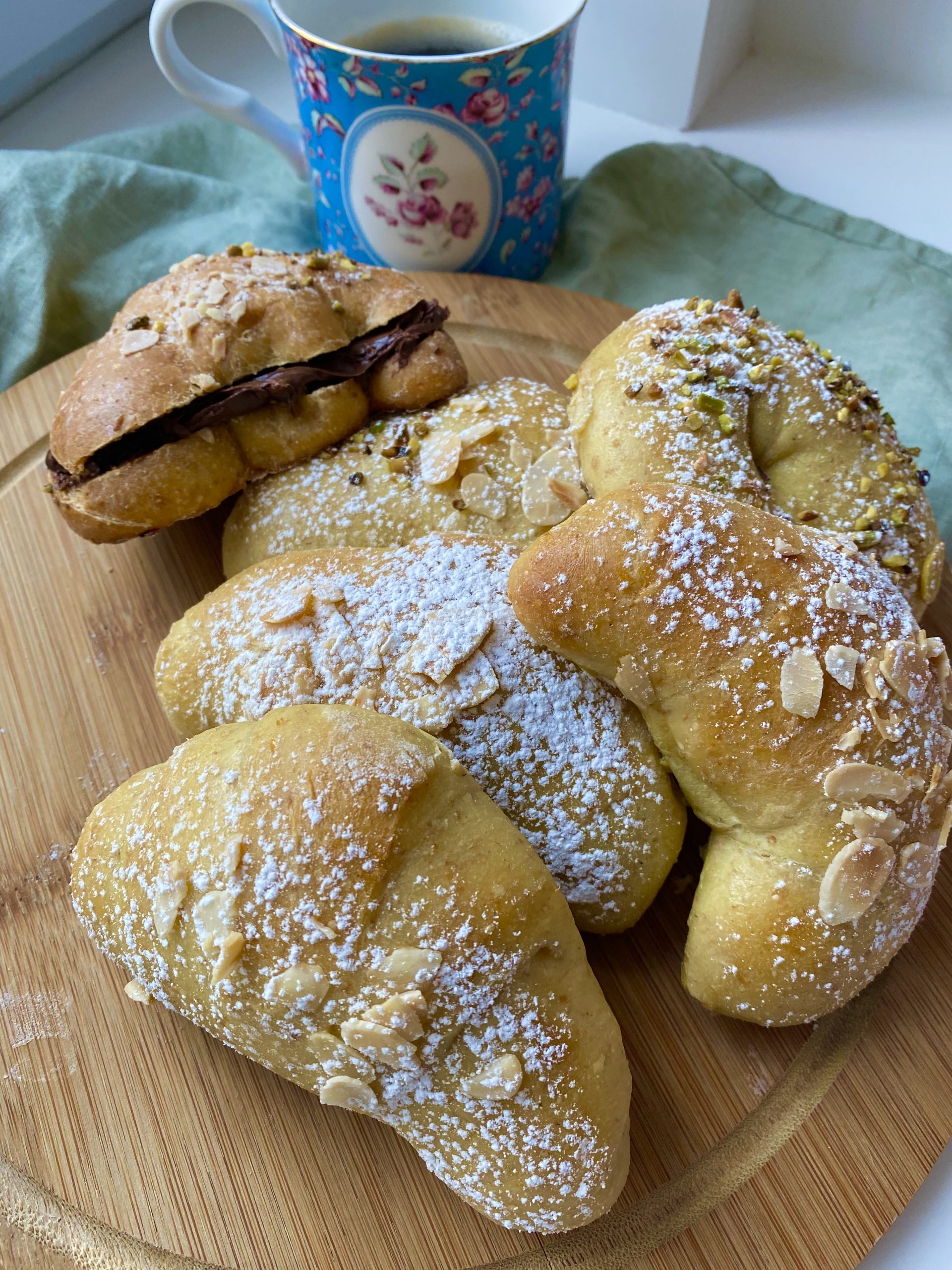 brioche-semintegrali-al-miele-senza-lattosio