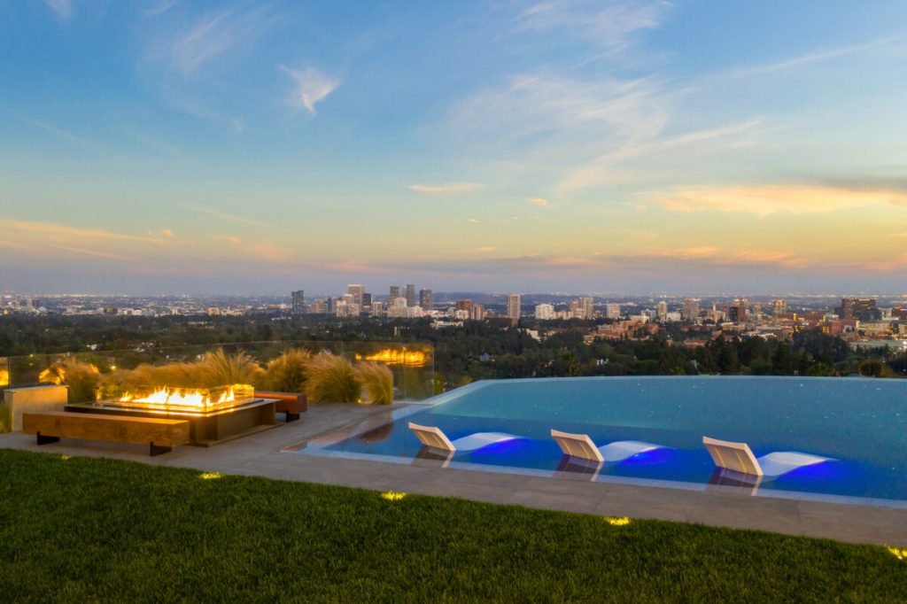 property-market-‘on-fire’-in-la’s-platinum-triangle