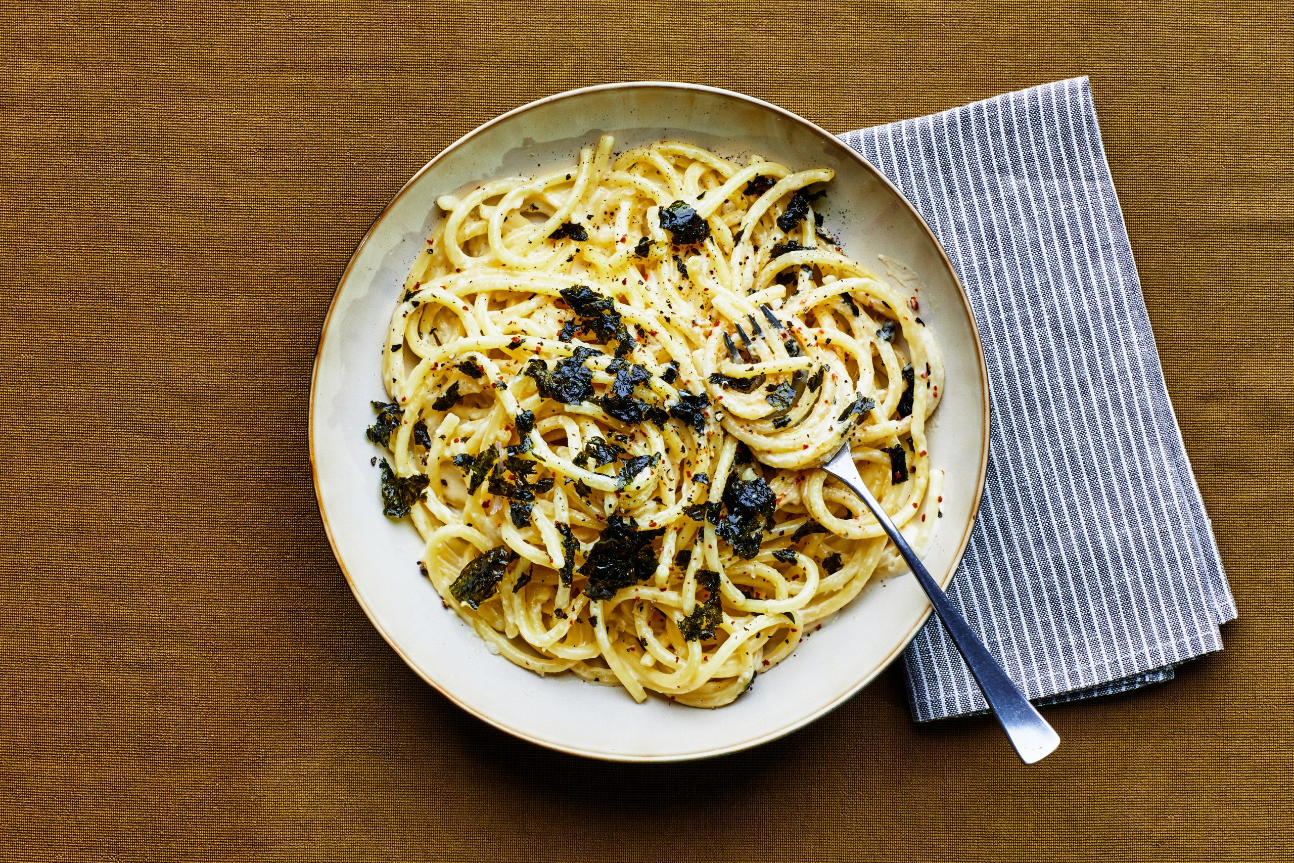 creamy-bucatini-with-roasted-seaweed