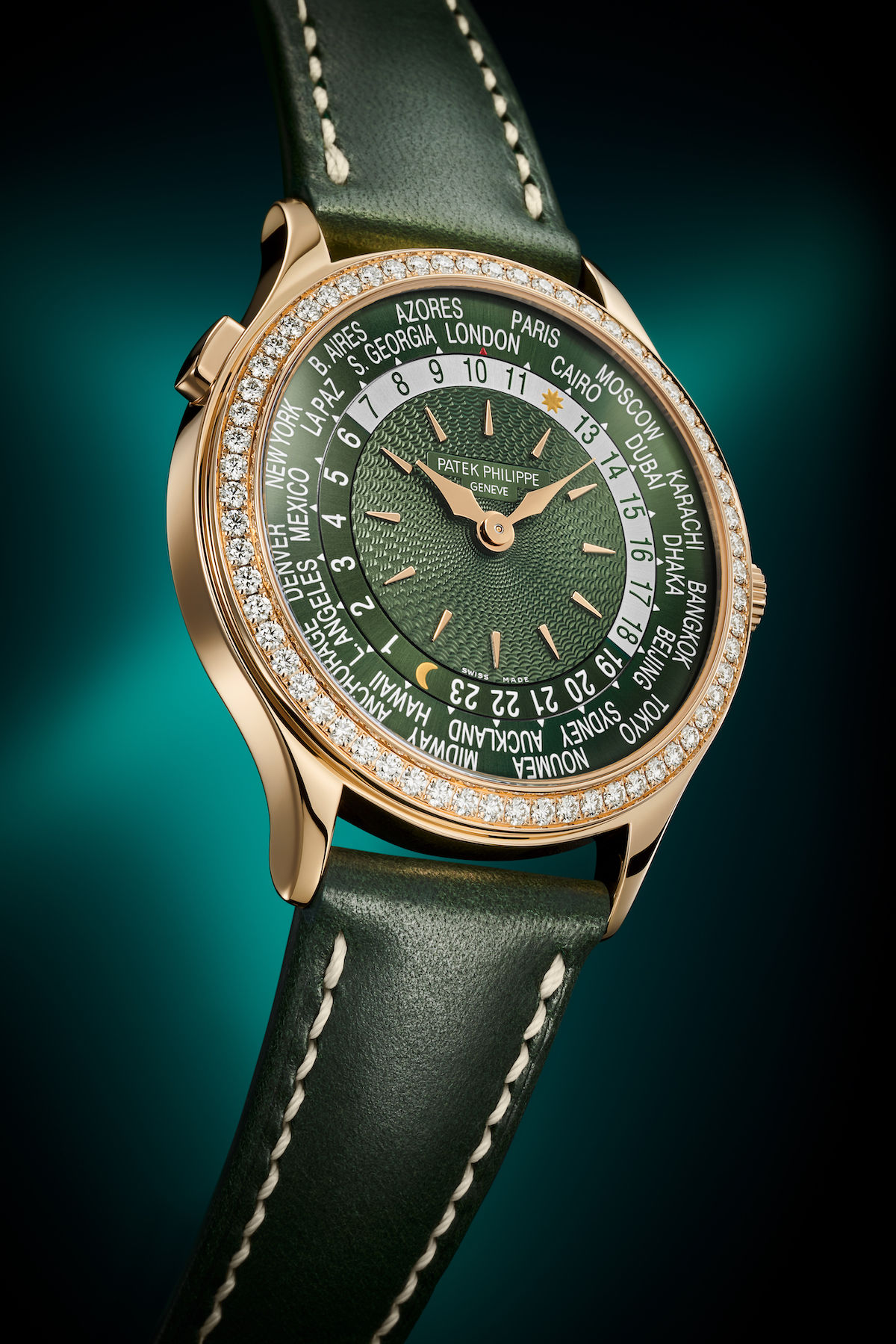 watches-&-wonders-2022:-patek-philippe-unveils-three-ladies’-timepieces-and-a-new-movement