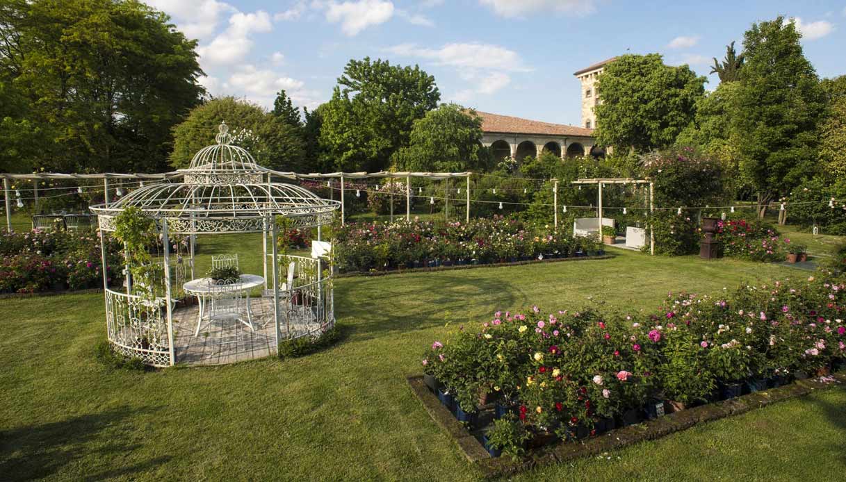 apre-il-giardino-delle-rose-piu-romantico-d’italia
