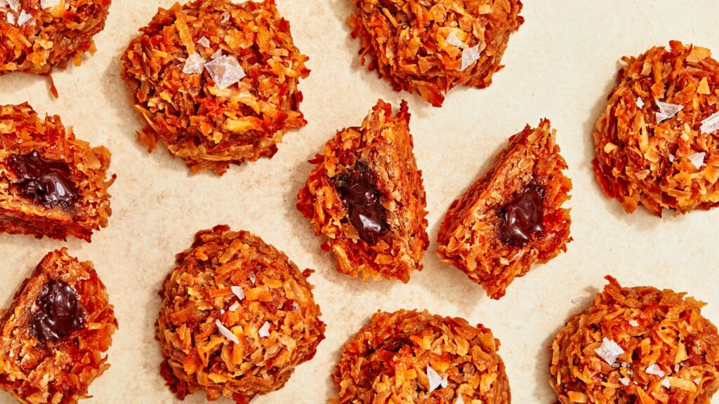 chocolate-filled-toasted-coconut-macaroons