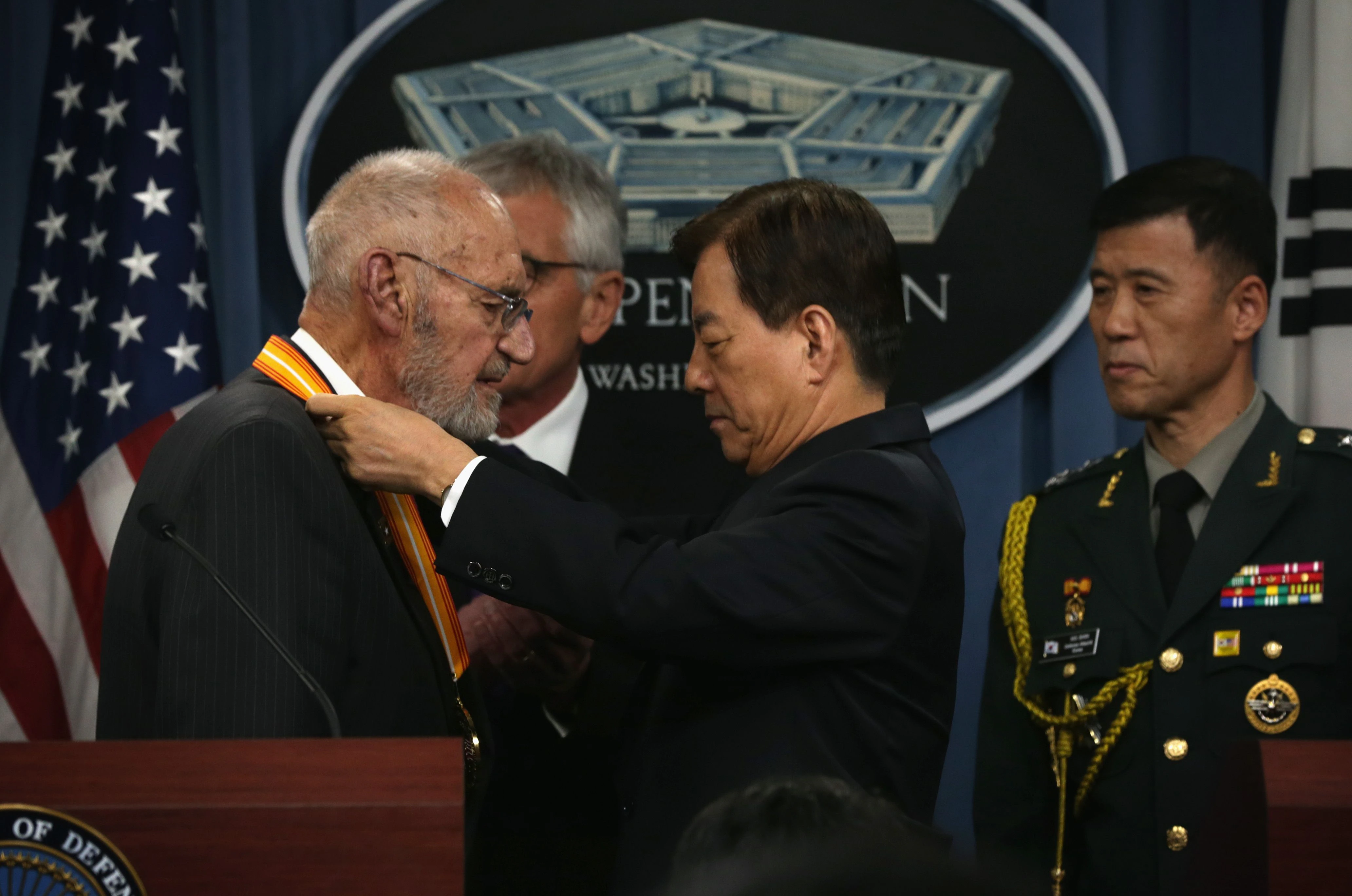 wounded-veteran-who-oversaw-construction-of-korean-war-memorial-dies-at-96