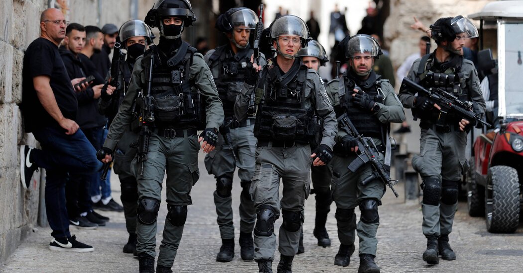 israeli-police-stop-muslim-worshipers-from-entering-holy-site