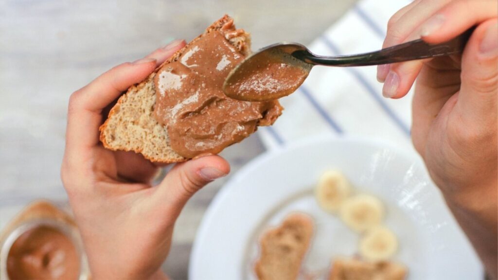 the-5-most-mouthwatering-nut-butter-alternatives,-according-to-nutritionists