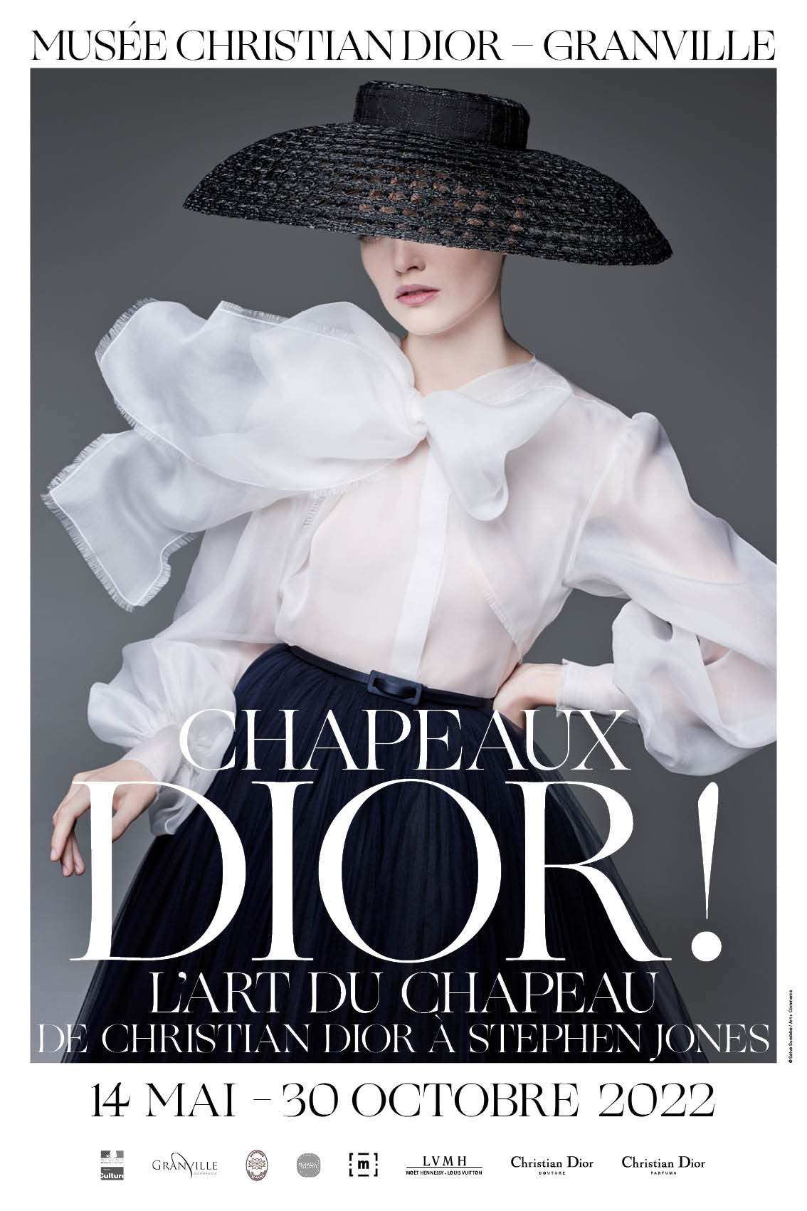 dior-showcases-the-‘art-of-the-hat’-at-a-new-exhibition-in-france