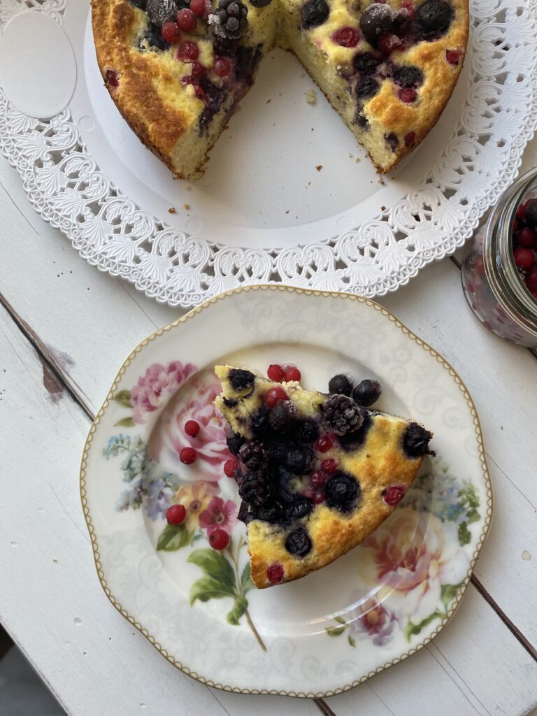 torta-frutti-di-bosco-e-cocco-senza-glutine