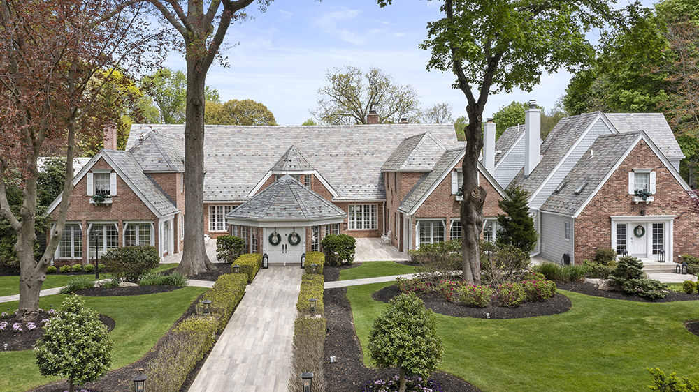 ‘miracle-mop’-inventor-joy-mangano-lists-her-historic-long-island-estate-for-$20-million