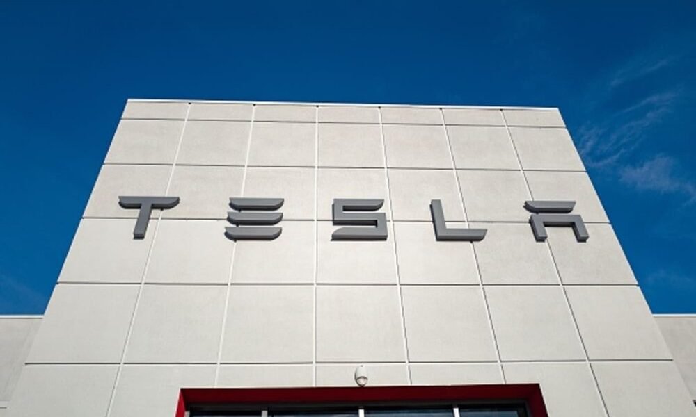 massive-vehicle-recall-by-tesla-surprises-car-enthusiasts