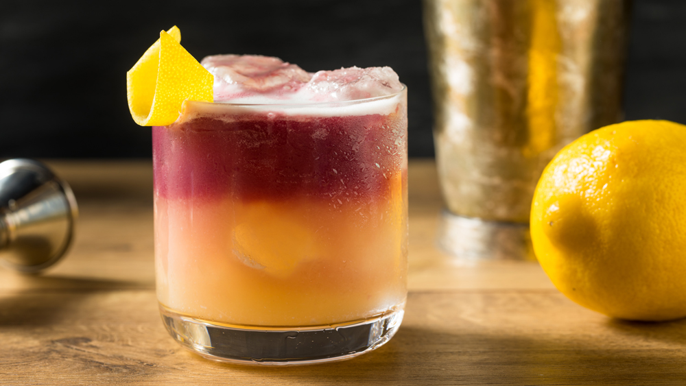 from-the-gold-rush-to-the-new-york-sour:-7-refreshing-whiskey-cocktails-perfect-for-summer
