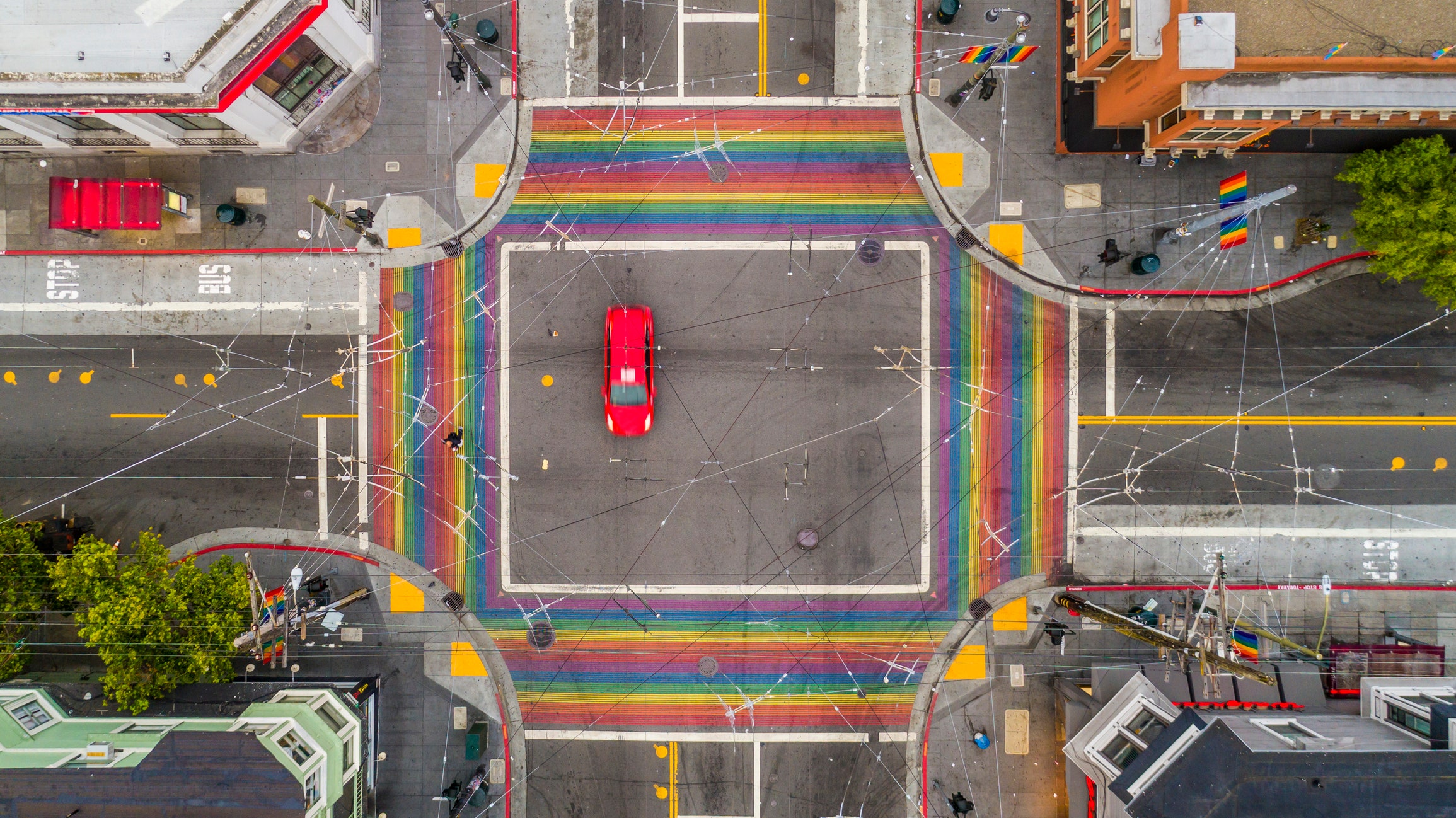 non-e-un-caso-che-questi-quartieri-storici-lgbtq+-siano-oggi-location-ambite-e-costose