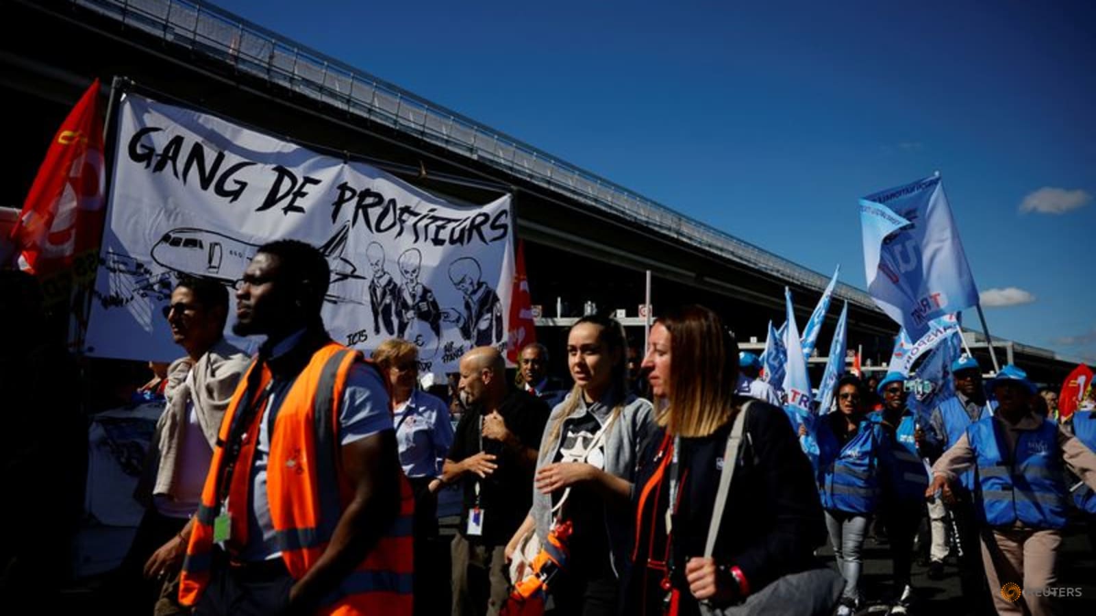 striking-paris-airport-workers-to-stage-new-walkout