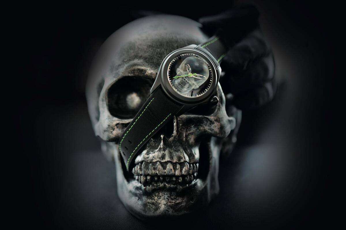 corum-launches-the-new-bubble-skull-x-ray