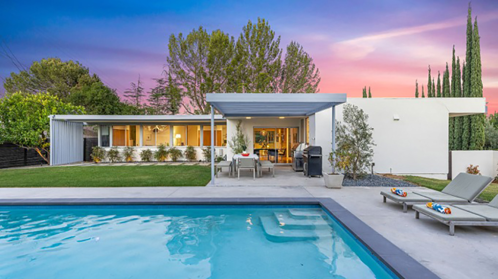 stylist-jeanne-yang-lists-her-1962-richard-neutra-home-in-woodland-hills-for-$3.3-million