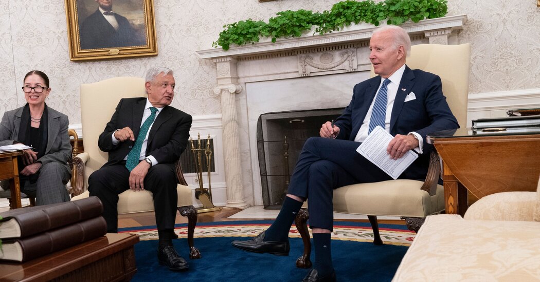 after-summit-snub,-biden-meets-with-mexican-president