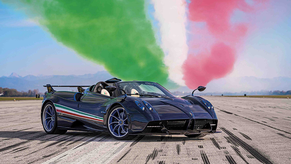 pagani-doesn’t-plan-to-stop-making-v-12-hypercars-anytime-soon