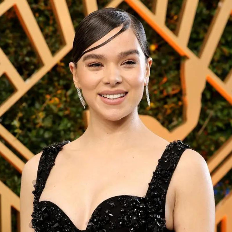 hailee-steinfeld-on-finding-balance,-staying-hydrated,-and-working-out-with-her-dad