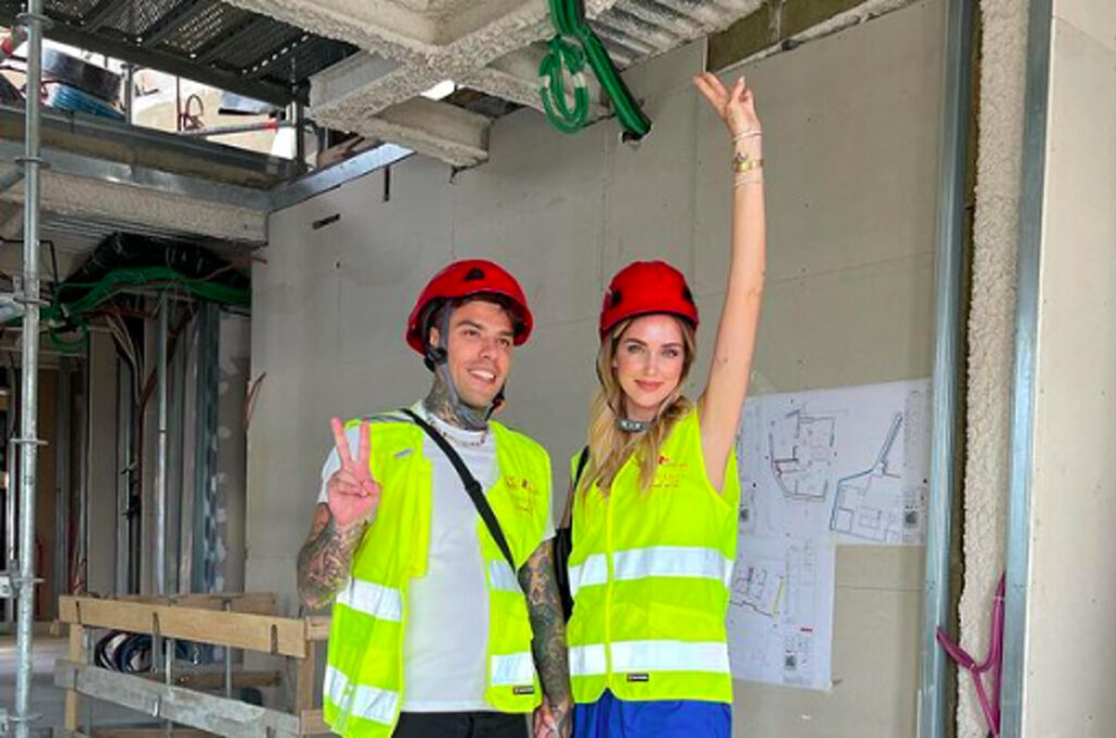 chiara-ferragni-e-fedez-sul-cantiere-della-nuova-grandissima-casa:-tutti-i-dettagli-(piscina-compresa)