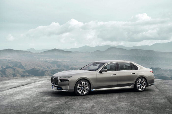 the-new-fully-electric-variant-of-the-bmw-7-series-sets-new-standards-in-sustainable-luxury