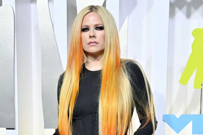 can-she-make-it-any-more-obvious?-the-avril-lavigne-aissance-is-now