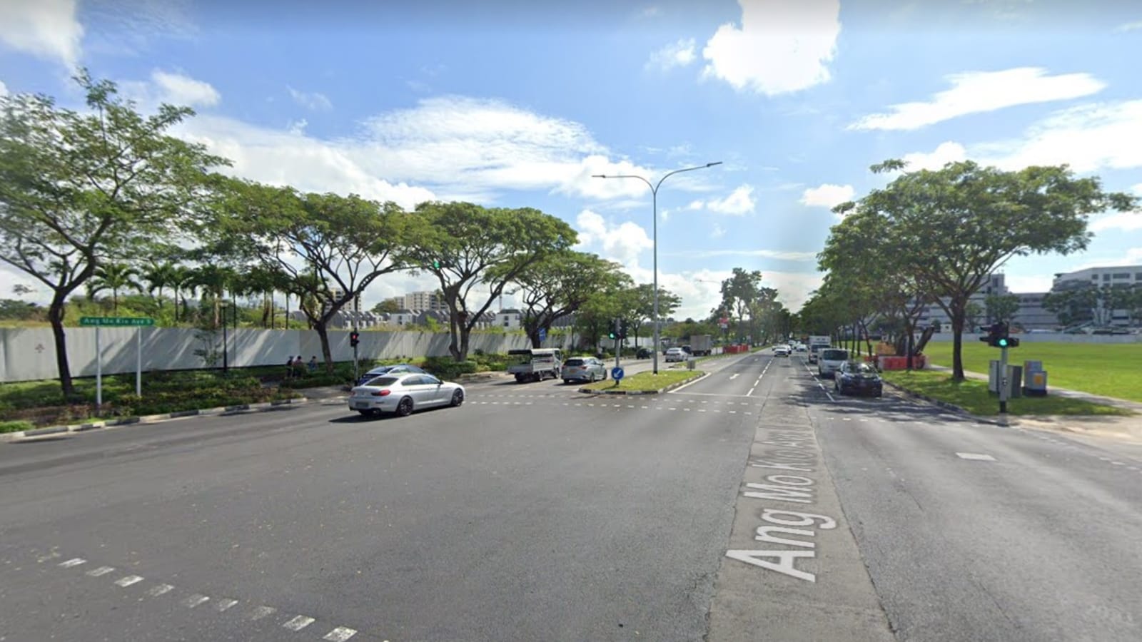 driver-who-beat-red-light,-drove-along-pavement-of-park-connector-for-1.2km-jailed