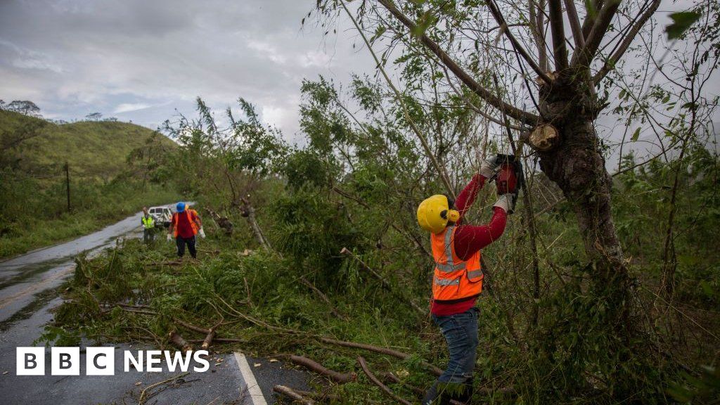 hurricane-fiona:-canada-braces-for-'historic,-extreme-event'