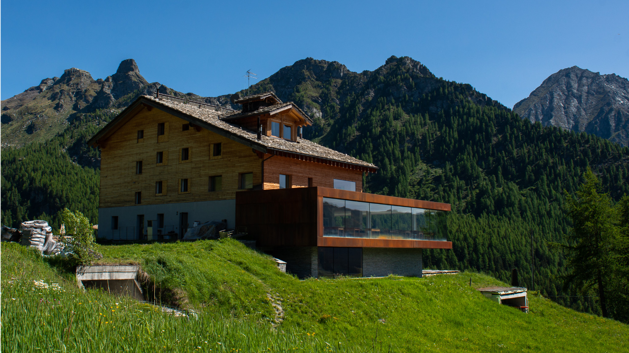 crest-alpine-lodge-&-spa,-coccole-in-alta-quota-–-james-magazine