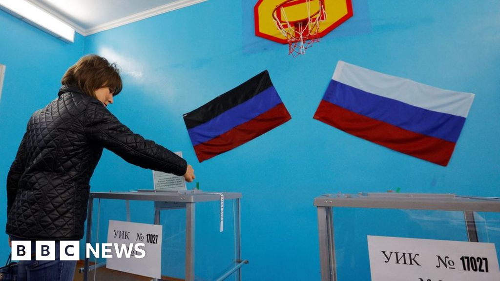 ukraine-war:-disputed-referendums-close-in-russian-held-regions