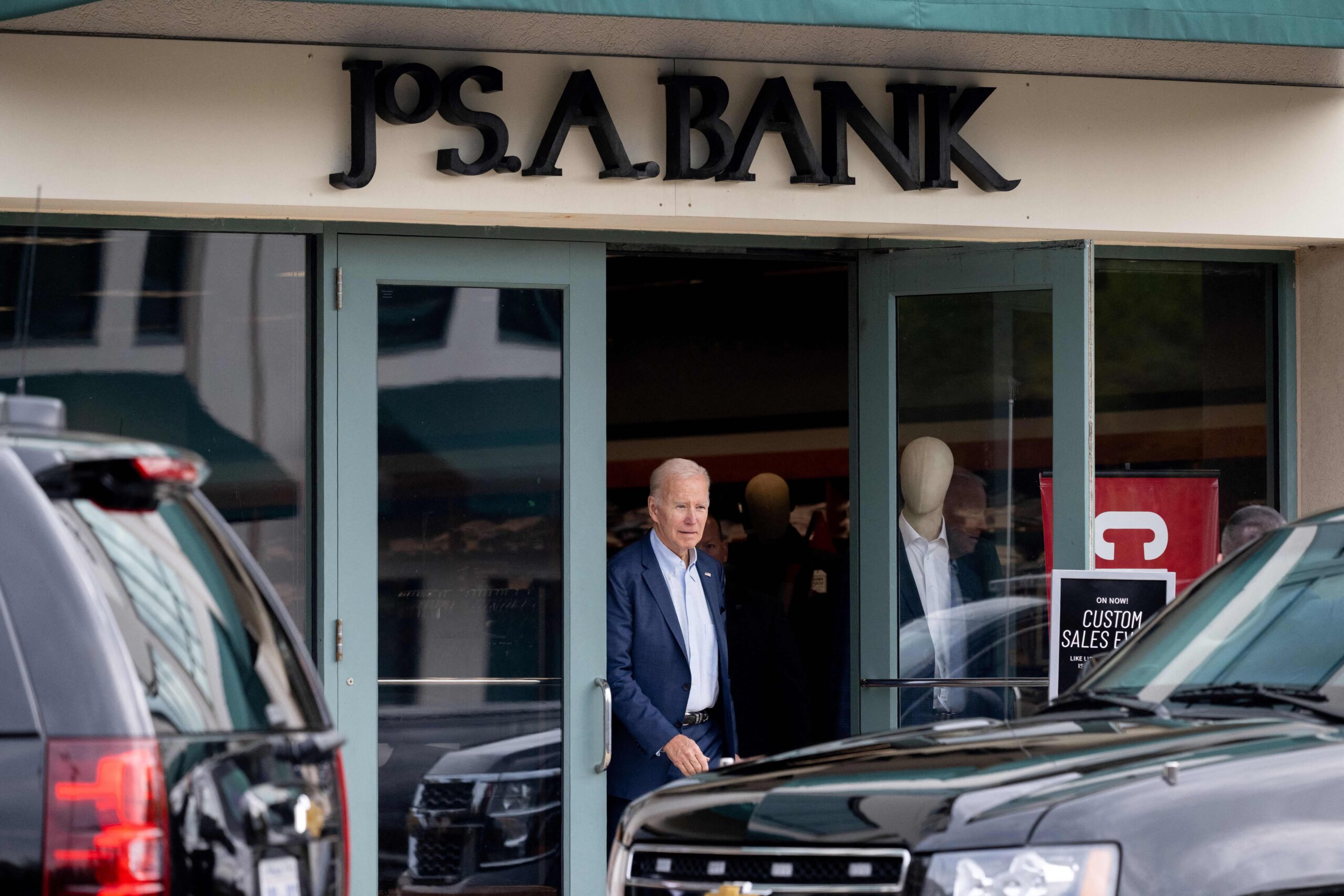 adventures-in-presidential-shopping:-joseph-r-biden-hit-jos-a.-bank-this-weekend