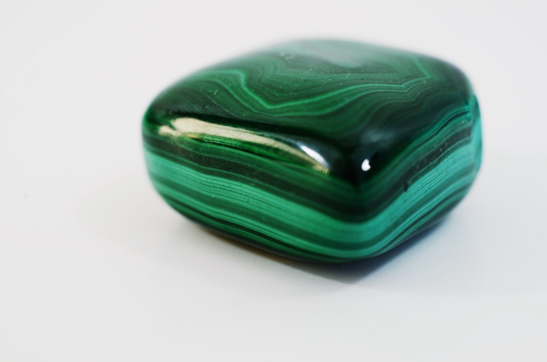 trends-to-watch:-malachite-accessories-–-first-class-watches-blog