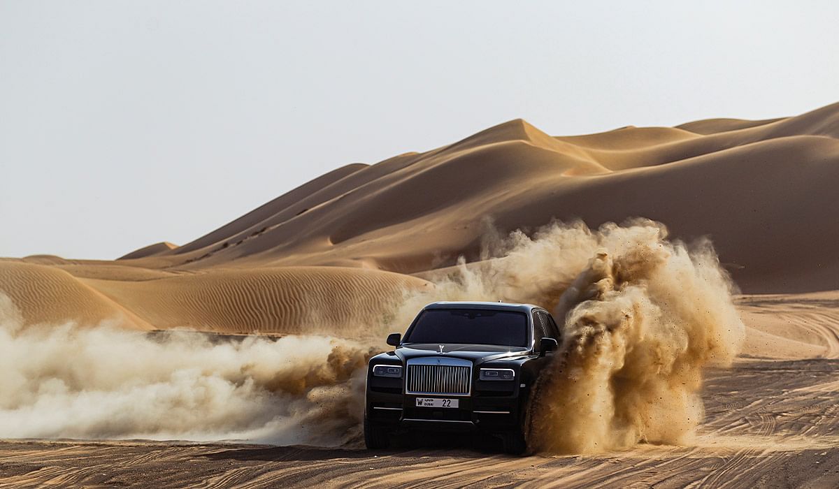 car-review:-the-rolls-royce-black-badge-cullinan-survives-the-dubai-desert