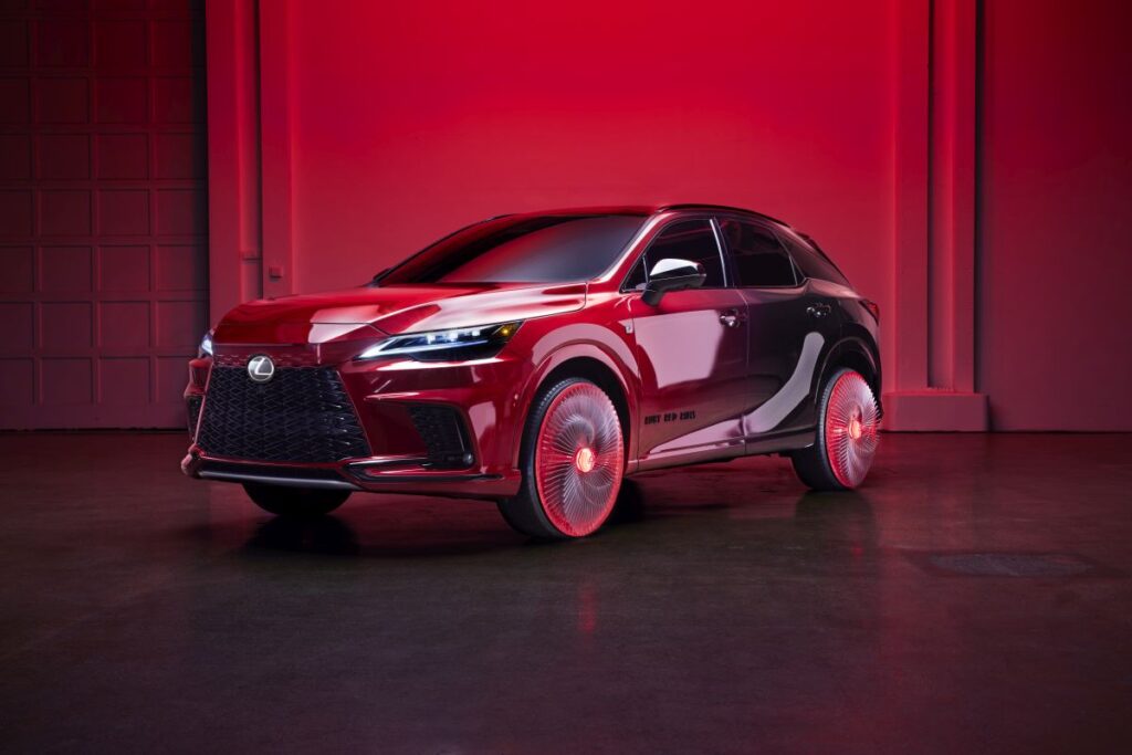 lo-stilista-harris-reed-crea-i-cerchi-“ruby-red”-del-nuovo-lexus-rx