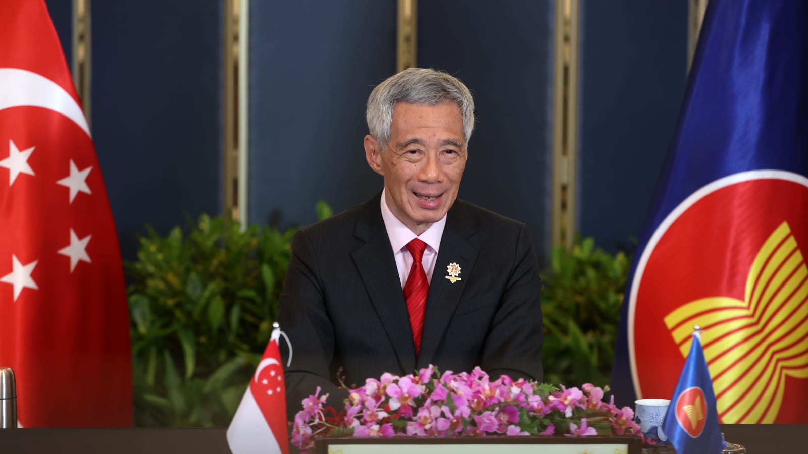 pm-lee-attends-asean-summits-in-cambodia,-first-to-be-held-in-person-since-covid-19