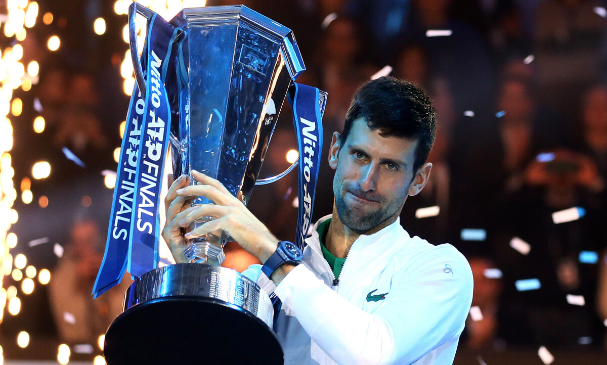 novak-djokovic-trionfa-alle-atp-finals-2022:-la-festa-a-torino-dopo-un-anno-difficile