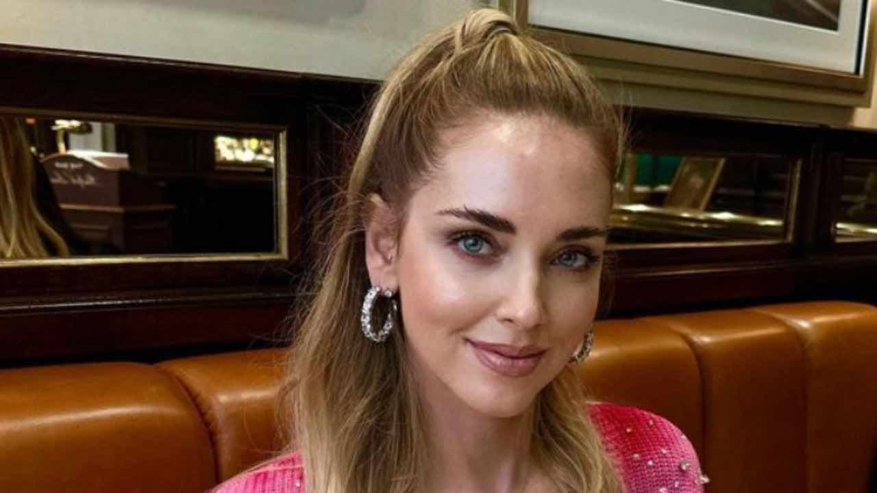 chiara-ferragni-il-look-mamma-figlia-conquista-il-web:-il-dolce-momento-con-vittoria-|-la-foto-–-solonotizie24