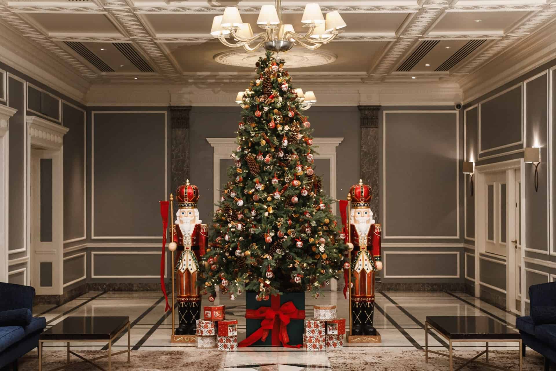 portman-marylebone’s-historic-hotels-roll-out-the-red-carpet-for-christmas