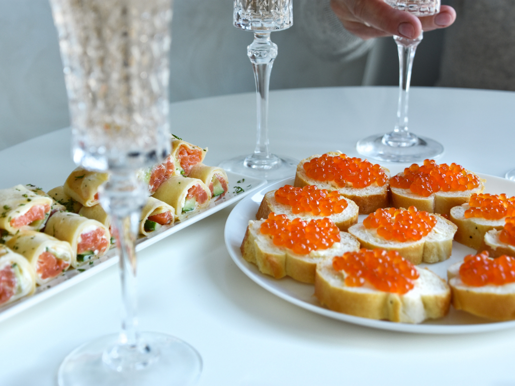 how-to-serve-caviar-canapes