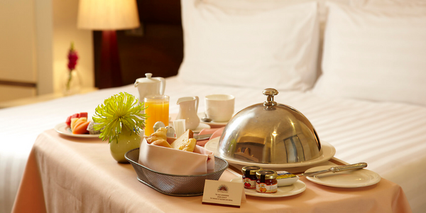 room-service:-i-piatti-piu-ordinati-nelle-stanze-di-hotel-–-misya-magazine