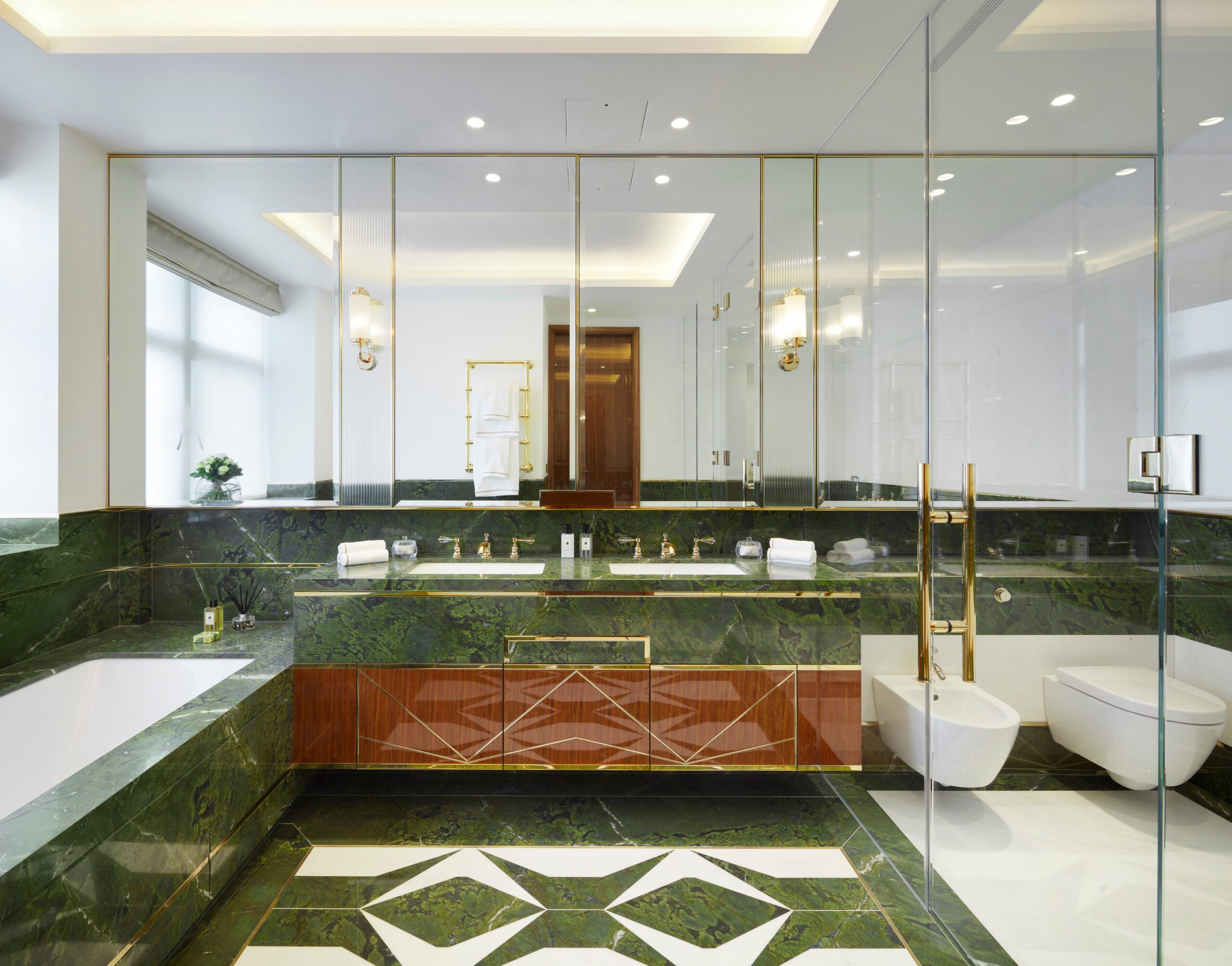 lavish-art-deco-apartment-a-stone’s-throw-from-claridge’s-snapped-up-for-8.95-million