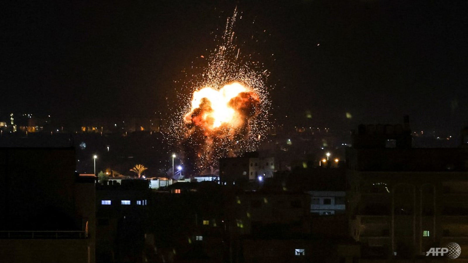 gaza-militants-fire-rockets,-israel-strikes-in-gaza