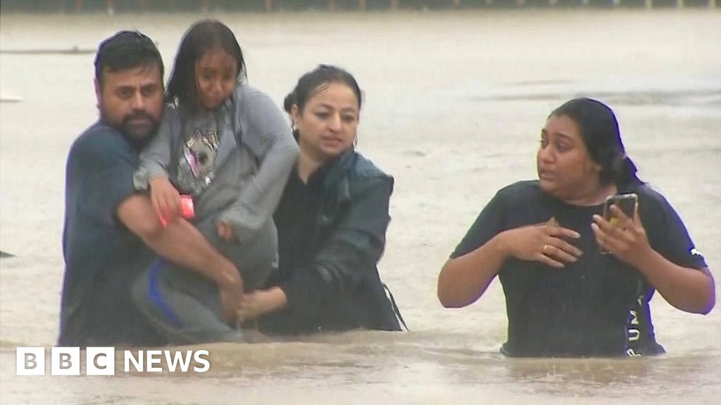 airport-flooded-and-homes-swamped-in-auckland