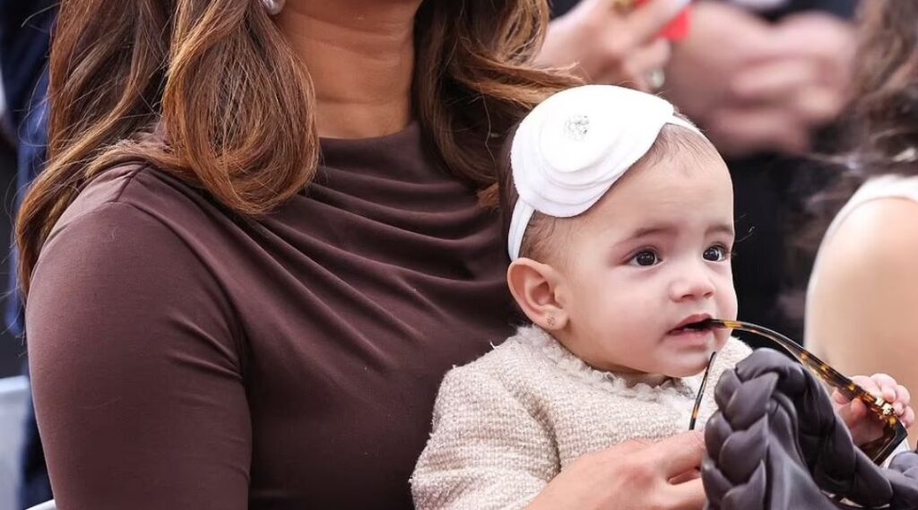 hello-world:-nick-jonas-and-priyanka-chopra-make-first-public-appearance-with-their-daughter