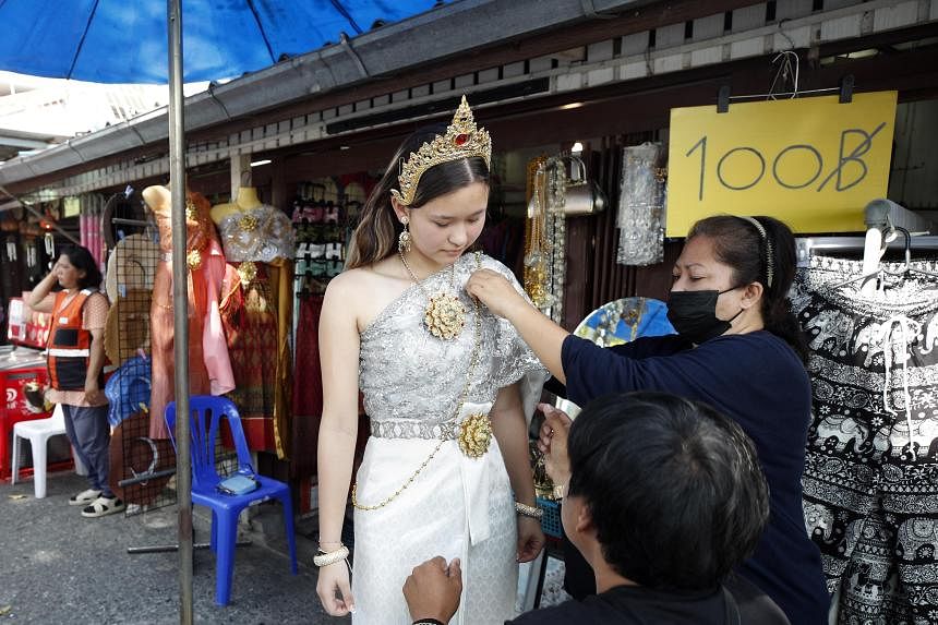 thailand-welcomes-first-tour-groups-from-china-since-easing-of-covid-19-travel-curbs