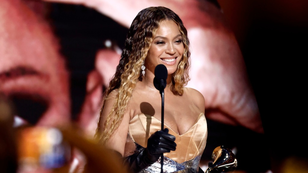 jay-z-explains-why-beyonce-should-have-won-album-of-the-year-at-the-grammys