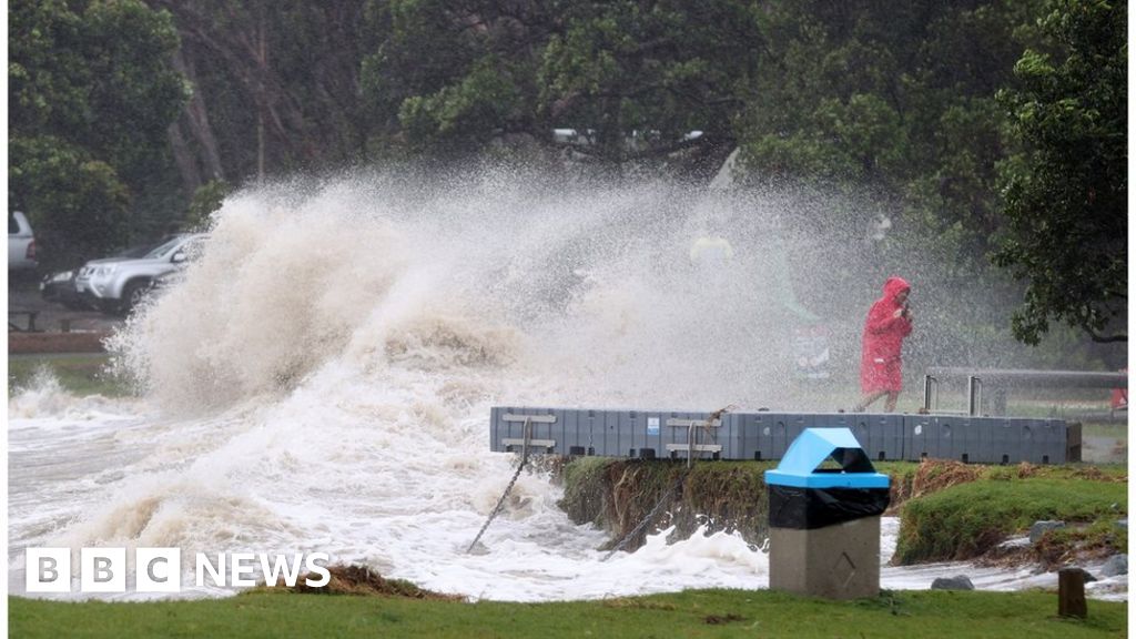 cyclone-gabrielle:-thousands-left-without-power-in-new-zealand